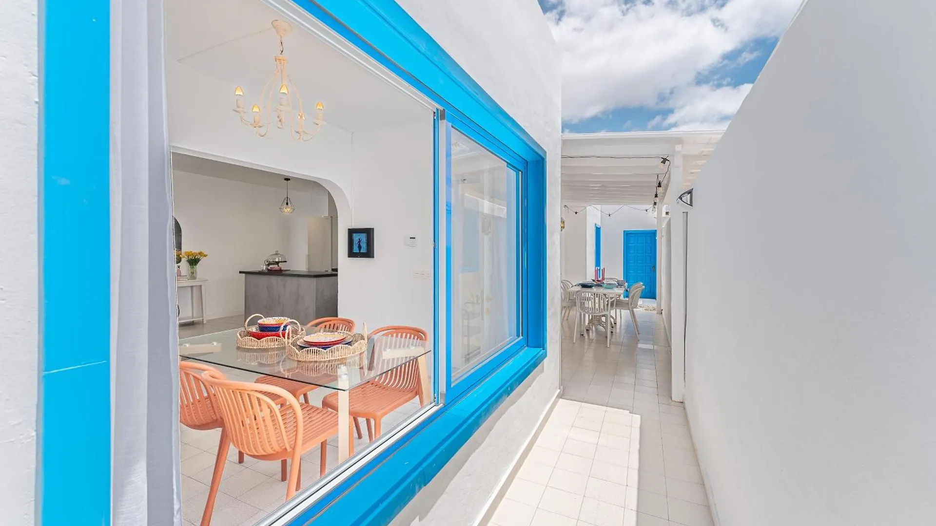 Επικοινωνία με το Casa Calamari